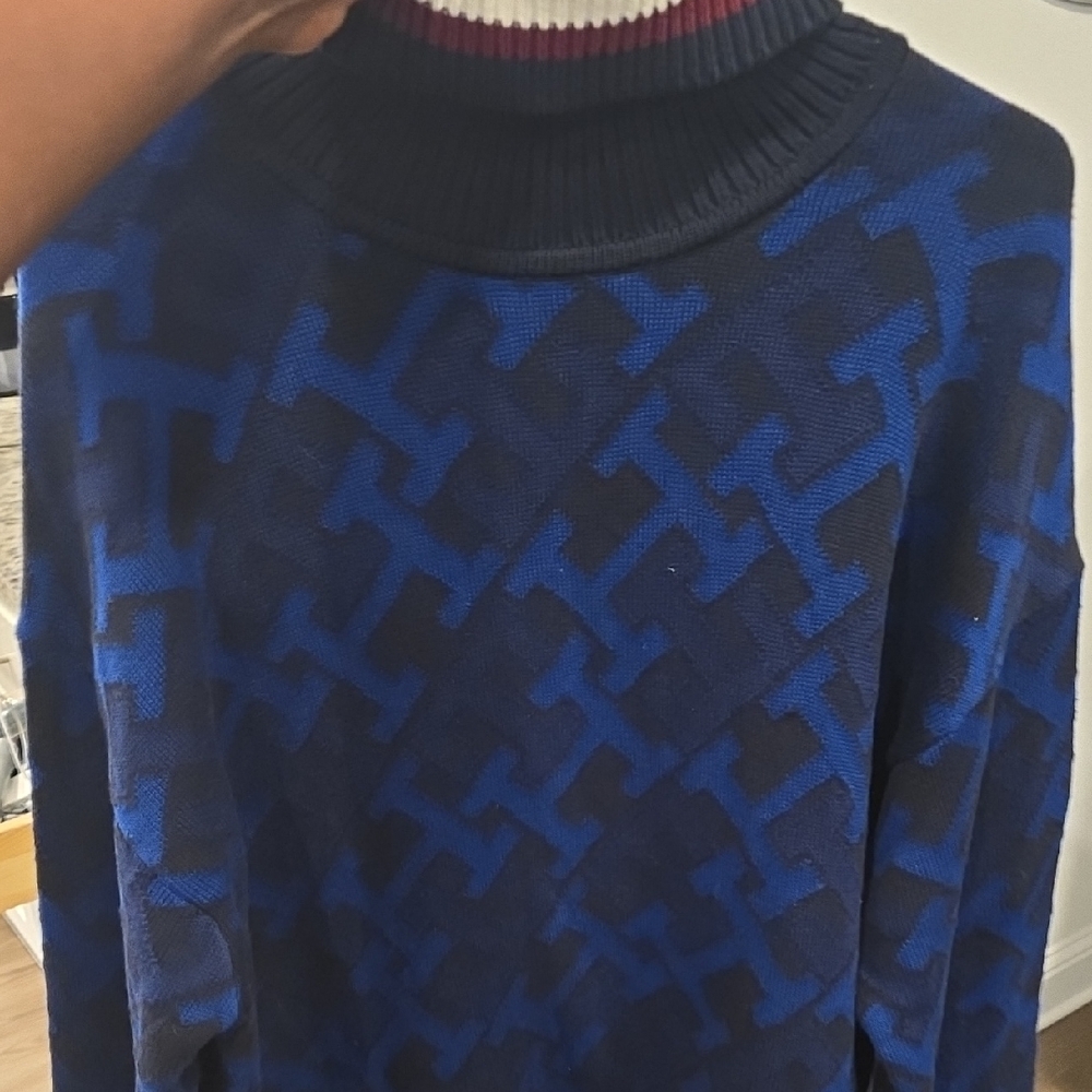 Tommy Hilfiger Navy and Black Sweater